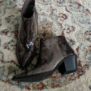 Charles by Charles David sz 7